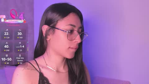 becky__g online show from November 3, 2025, 4:14 am