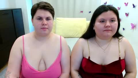 BeckyAndEllen online show from September 21, 2025, 10:06 am