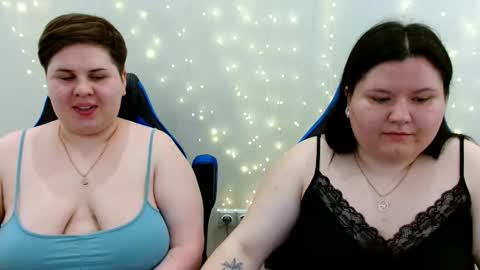 Snapshot of beckyandellen chatting on May 22, 2026, 11:05 am BeckyAndEllen online show from May 22, 2026, 11:05 am