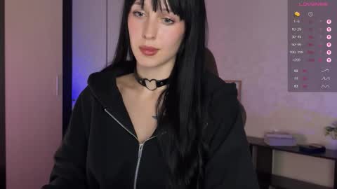 Violet online show from November 6, 2025, 4:30 pm