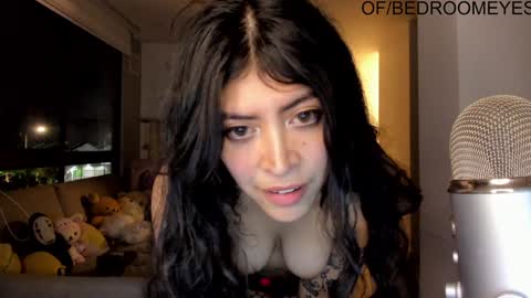 Snapshot of bedroomeyess chatting on January 21, 2025, 11:55 pm Amber UwU IM MOVING AND IS CRAZY ILL BE BACK VERY SOON 3 MISS YA ALREADY online show from January 21, 2025, 11:55 pm