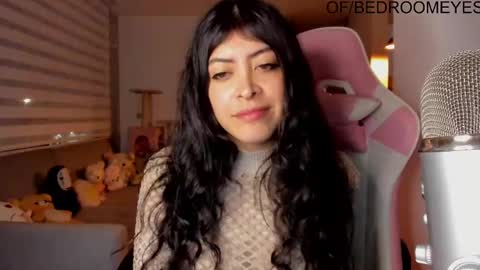 Snapshot of bedroomeyess chatting on February 11, 2025, 12:06 am Amber UwU IM MOVING AND IS CRAZY ILL BE BACK VERY SOON 3 MISS YA ALREADY online show from February 11, 2025, 12:06 am