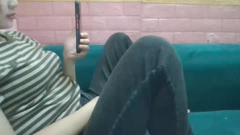 beebaby_xx online show from October 13, 2025, 1:16 am