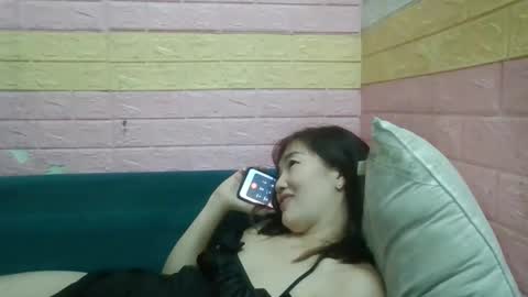 beebaby_xx online show from October 13, 2025, 1:33 pm