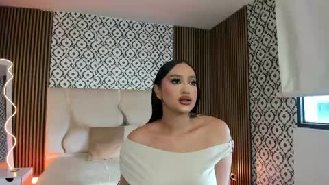 BELLA online show from May 22, 2026, 12:00 pm