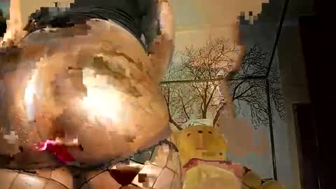 beencee2 online show from December 1, 2025, 6:51 am