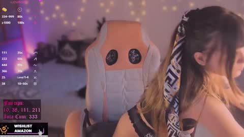       online show from November 12, 2025, 9:25 pm