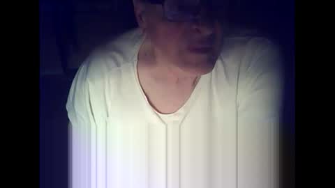 Snapshot of bekklove1 chatting on March 17, 2026, 3:33 am bekklove1 online show from March 17, 2026, 3:33 am