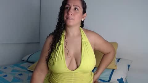 hadid online show from October 14, 2025, 12:22 am