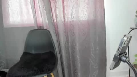 Snapshot of bella_38 chatting on February 13, 2025, 4:50 pm isabella online show from February 13, 2025, 4:50 pm