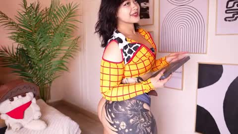    online show from April 4, 2026, 11:40 am