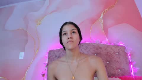 Snapshot of bella__sweets chatting on January 29, 2025, 6:39 pm Melanie online show from January 29, 2025, 6:39 pm