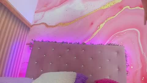 Snapshot of bella__sweets chatting on January 13, 2026, 10:42 am Melanie online show from January 13, 2026, 10:42 am