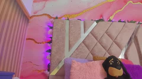 Snapshot of bella__sweets chatting on February 21, 2026, 10:38 am Melanie online show from February 21, 2026, 10:38 am