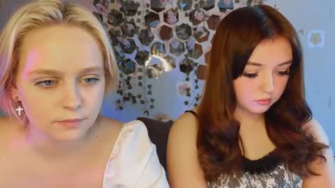 Snapshot of bella_and_alice chatting on September 17, 2025, 1:13 pm bella_and_alice online show from September 17, 2025, 1:13 pm