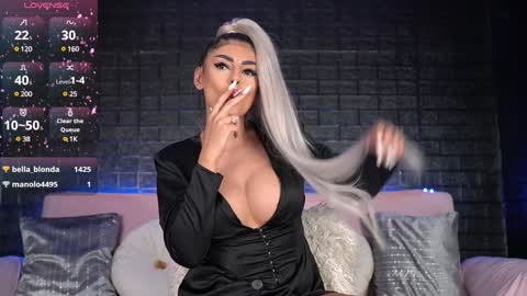 Emma  Bella online show from January 30, 2025, 10:41 pm