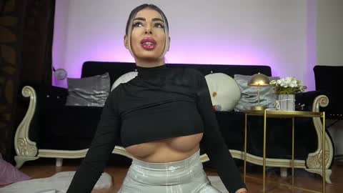 Emma  Bella online show from March 2, 2025, 9:32 pm