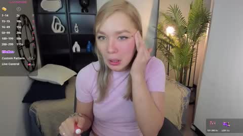 Bella online show from November 18, 2025, 9:03 am