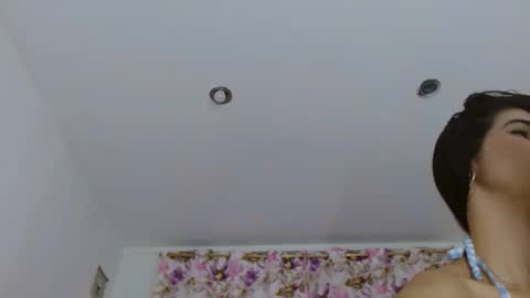 bella_gentle online show from April 15, 2026, 11:17 am