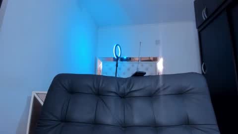 bella_hamilton online show from December 17, 2025, 1:11 am