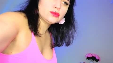 Snapshot of bella_hillss chatting on October 11, 2025, 6:50 pm Bella online show from October 11, 2025, 6:50 pm