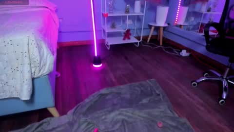 Snapshot of bella_lane_ chatting on February 27, 2026, 4:01 am Bella online show from February 27, 2026, 4:01 am