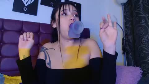 Snapshot of bella_lr chatting on March 4, 2025, 10:13 am Valentina online show from March 4, 2025, 10:13 am