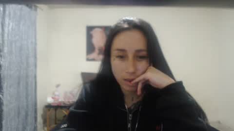 bella_luna34 online show from April 14, 2026, 3:34 am