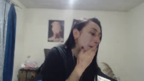 bella_luna34 online show from April 18, 2026, 4:27 am