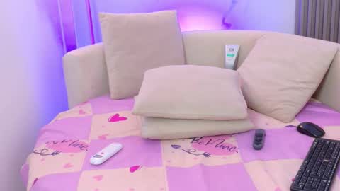 Snapshot of bella_moonlight_cr chatting on February 2, 2026, 3:38 am BELLA online show from February 2, 2026, 3:38 am