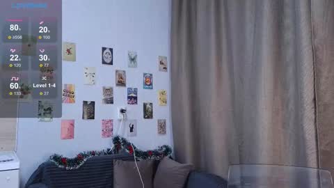 Snapshot of bella_murrrr chatting on December 21, 2025, 1:07 pm Bella online show from December 21, 2025, 1:07 pm