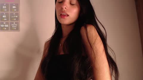 Snapshot of bella_musee chatting on February 4, 2025, 12:40 am   online show from February 4, 2025, 12:40 am