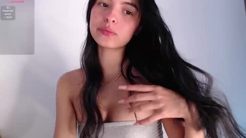 Snapshot of bella_musee chatting on February 21, 2025, 3:10 pm   online show from February 21, 2025, 3:10 pm