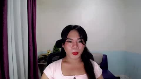 bella_ngo online show from May 25, 2026, 7:47 am