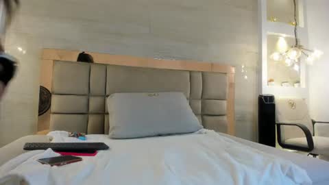 Snapshot of bella_novoa chatting on May 15, 2026, 3:24 am BELLA online show from May 15, 2026, 3:24 am