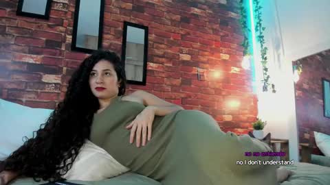 Bella Ponce  online show from December 1, 2024, 10:43 pm