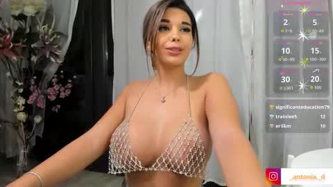 bella_posh online show from November 14, 2025, 6:39 pm