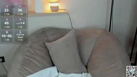 Snapshot of bella_ramsi chatting on December 19, 2025, 2:07 am Linda Bella online show from December 19, 2025, 2:07 am