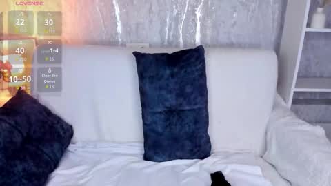 Snapshot of bella_ramsi chatting on February 24, 2026, 1:36 am Linda Bella online show from February 24, 2026, 1:36 am