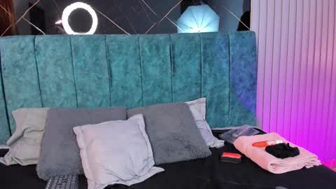 Snapshot of bella_riverss chatting on November 22, 2025, 3:33 pm Bella online show from November 22, 2025, 3:33 pm