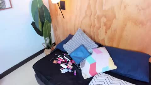 Snapshot of bella_riviera chatting on November 25, 2025, 5:13 pm Bella Riviera online show from November 25, 2025, 5:13 pm