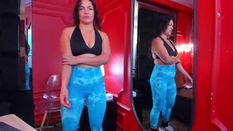 Snapshot of bella_riviera chatting on February 10, 2026, 6:01 pm Bella Riviera online show from February 10, 2026, 6:01 pm