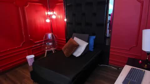 Snapshot of bella_riviera chatting on February 15, 2026, 12:25 pm Bella Riviera online show from February 15, 2026, 12:25 pm