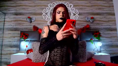 Snapshot of bella_salvatore chatting on February 17, 2025, 1:25 am     online show from February 17, 2025, 1:25 am