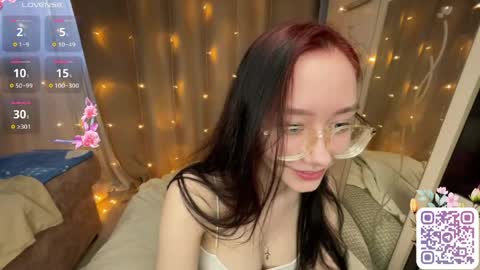 Snapshot of bella_snake chatting on May 13, 2026, 3:37 am Bella online show from May 13, 2026, 3:37 am