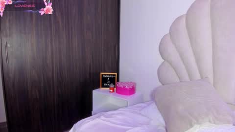 Bella Dajud online show from October 21, 2025, 12:00 am