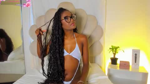 Bella Dajud online show from February 1, 2026, 10:41 pm