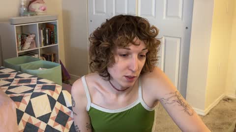 bellababy444 online show from February 3, 2025, 5:46 pm