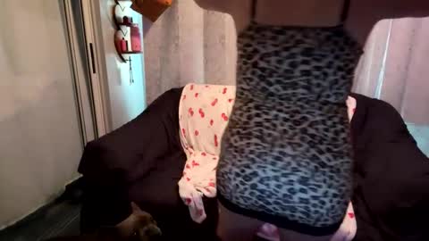 Snapshot of bellabeanz chatting on February 10, 2025, 4:04 pm Roxy Rain online show from February 10, 2025, 4:04 pm