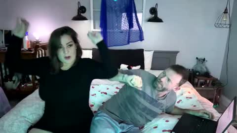 Snapshot of bellabeanz chatting on February 17, 2025, 11:20 pm Roxy Rain online show from February 17, 2025, 11:20 pm